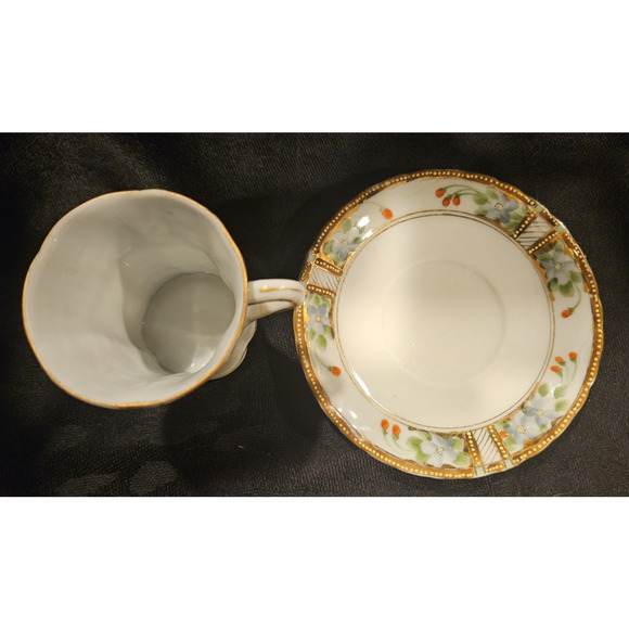 Vintage Nippon Demitasse Cups (3) and Saucers Porcelain w/ Gold Accents - Picture 7 of 11